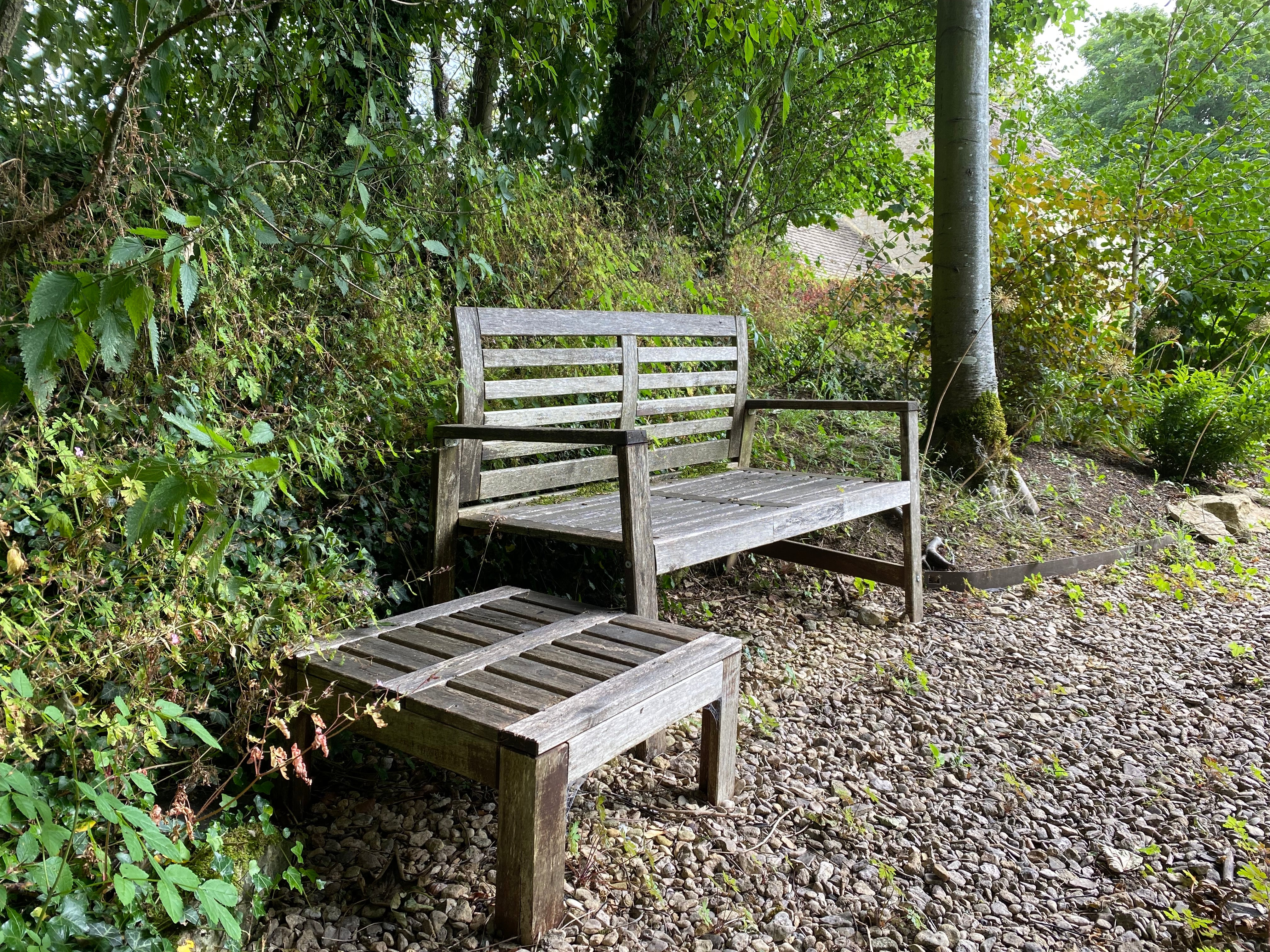 Body, soul and gardening - garden seating